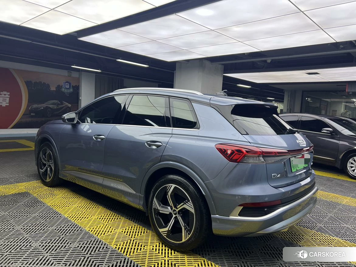 Audi Q4 2023 Синий из Китая, фото 3