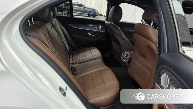 Mercedes-Benz E-Class W213 2022 Белый из Кореи, фото 3