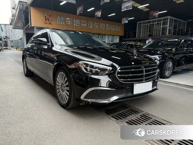Mercedes-Benz E-Class 2023 Черный из Китая, фото 3
