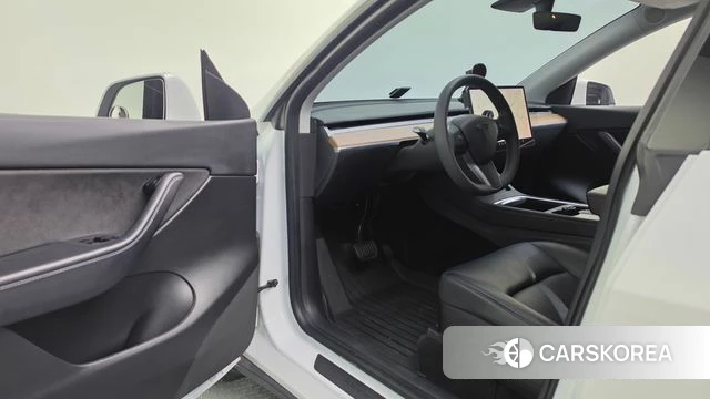 Tesla Model Y 2021 Белый из Кореи, фото 3