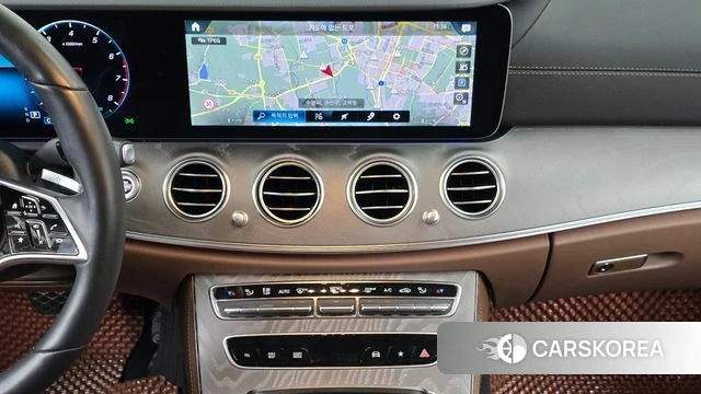 Mercedes-Benz E-Class W213 2022 Белый из Кореи, фото 3