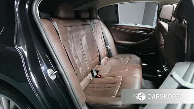 BMW 5 Series (G30) 2022 Черный из Кореи, фото 3