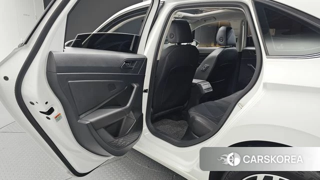 Volkswagen 7th Generation of Jetta 2021 Белый из Кореи, фото 3