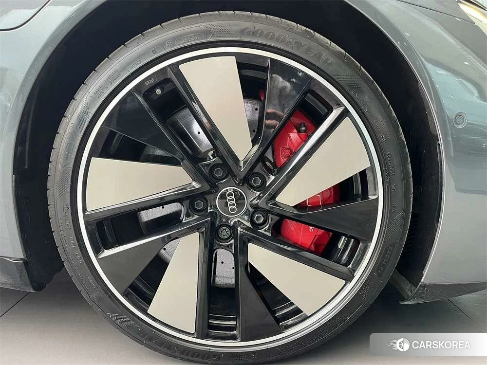Audi e-tron 2023 Черный из Китая, фото 3
