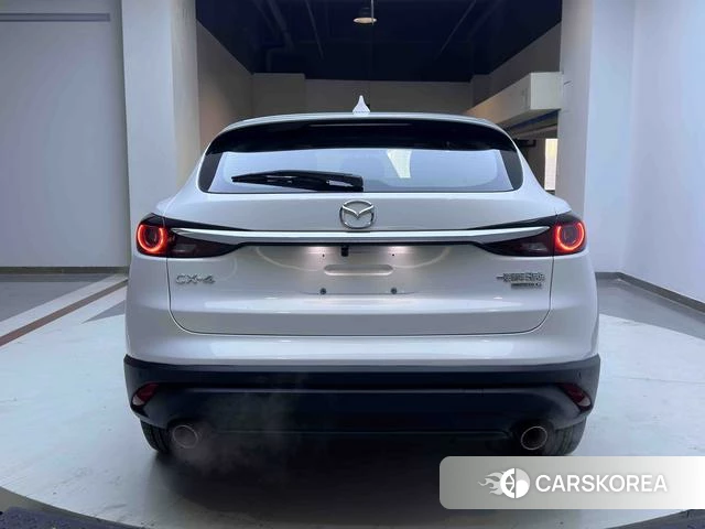 Mazda CX-4 2023 Белый из Китая, фото 3