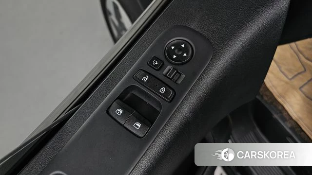 Hyundai Staria 2023 Черный из Кореи, фото 3