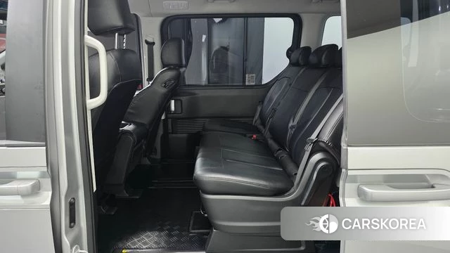 Hyundai Staria 2023 Серебряный из Кореи, фото 3