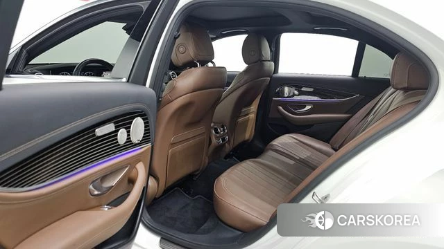 Mercedes-Benz E-Class W213 2021 Белый из Кореи, фото 3