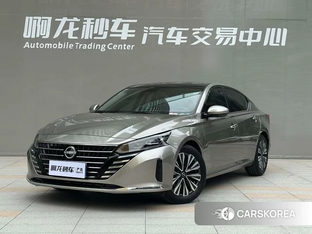 Nissan Altima 2023 Серебристо-серый из Китая, фото 3
