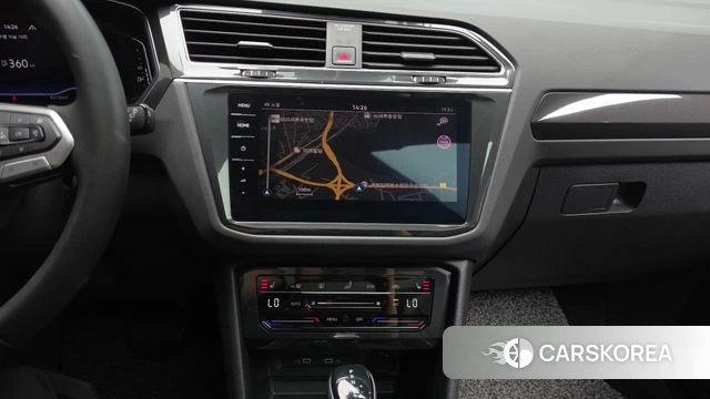 Volkswagen Tiguan second Generation 2022 Белый из Кореи, фото 3