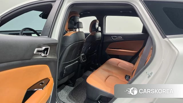 Kia Sportage 5th Generation Hybrid 2024 Белый из Кореи, фото 3
