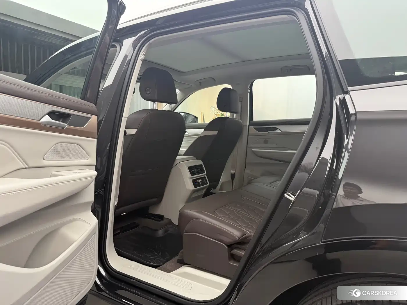 Volkswagen Tavendor 2023 Черный из Китая, фото 3