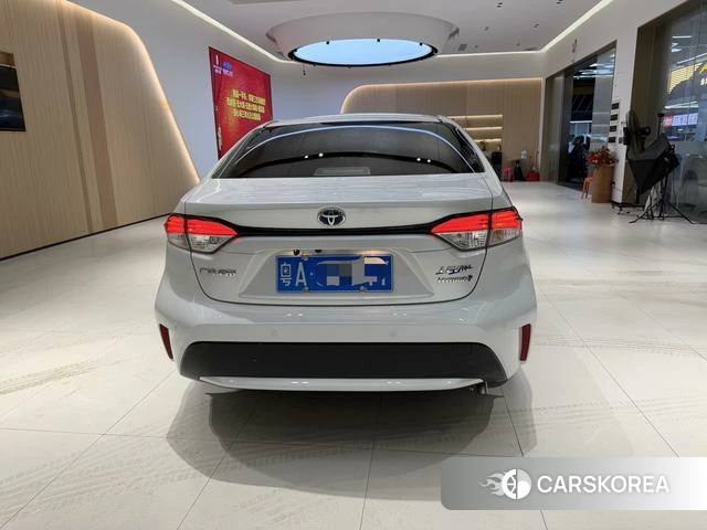 Toyota Levin 2021 Белый из Китая, фото 3