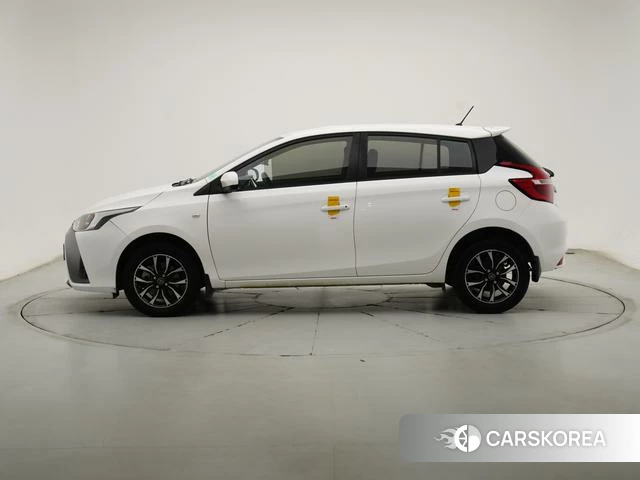 Toyota Yaris L 2021 Белый из Китая, фото 3