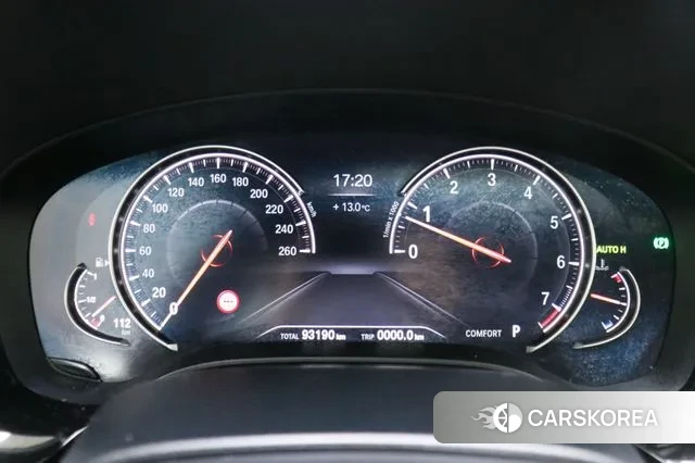BMW 5 Series (G30) 2018 Белый из Кореи, фото 3