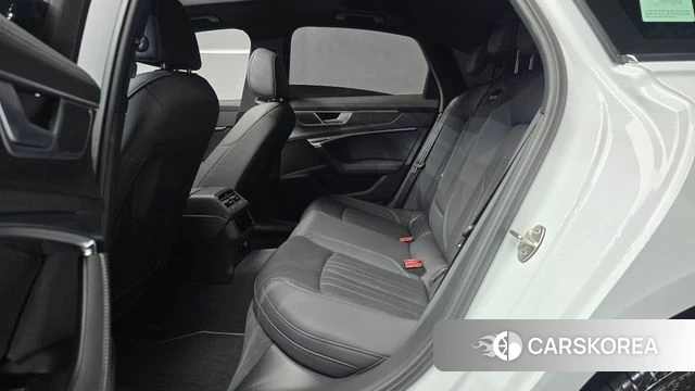 Audi A6 (C8) 2021 Белый из Кореи, фото 3