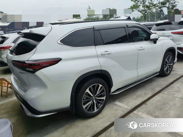 Toyota Crown 2024 Белый из Китая, фото 3