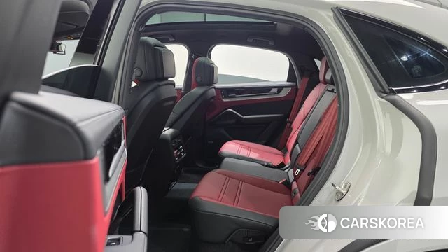 Porsche Cayenne (PO536) 2026 Серебристо-серый из Кореи, фото 3