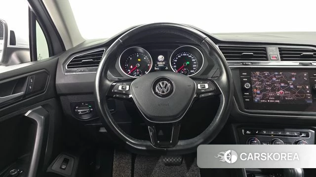 Volkswagen Tiguan second Generation 2019 Серебряный из Кореи, фото 3