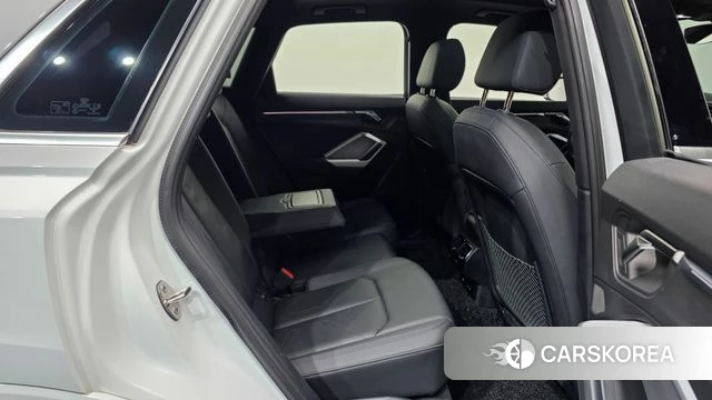 Audi Q3 (F3) 2023 Белый из Кореи, фото 3
