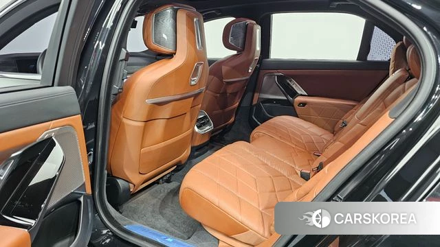 BMW i7 (G70) 2023 Черный из Кореи, фото 3