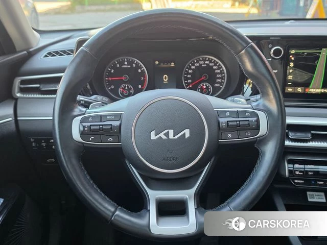 Kia K5 3rd generation 2023 Черный из Кореи, фото 3