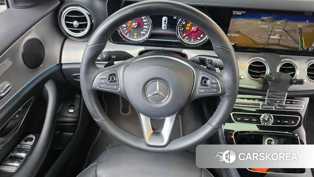 Mercedes-Benz E-Class W213 2018 Синий из Кореи, фото 3