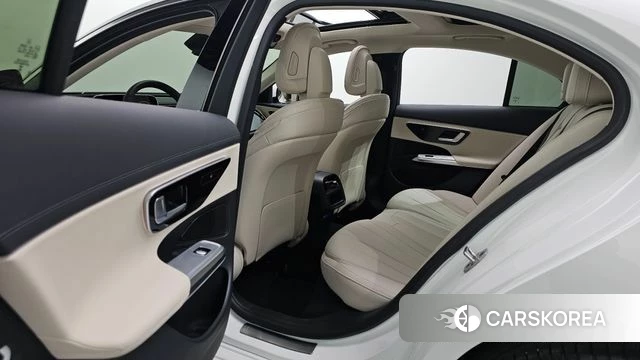 Mercedes-Benz E-Class W214 2025 Белый из Кореи, фото 3