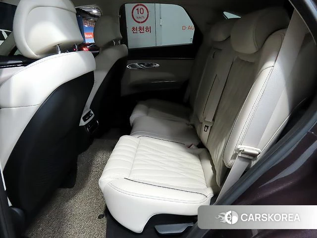 Genesis GV70 2022 Фиолетовый из Кореи, фото 3