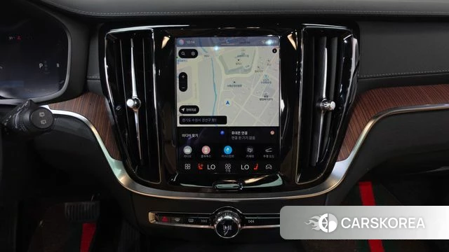 Volvo V60 Cross-Country 2nd Generation 2023 Белый из Кореи, фото 3