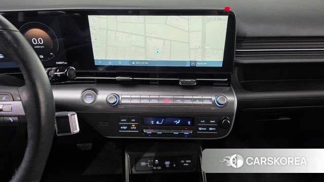 Hyundai Kona Hybrid (SX2) 2023 Белый из Кореи, фото 3