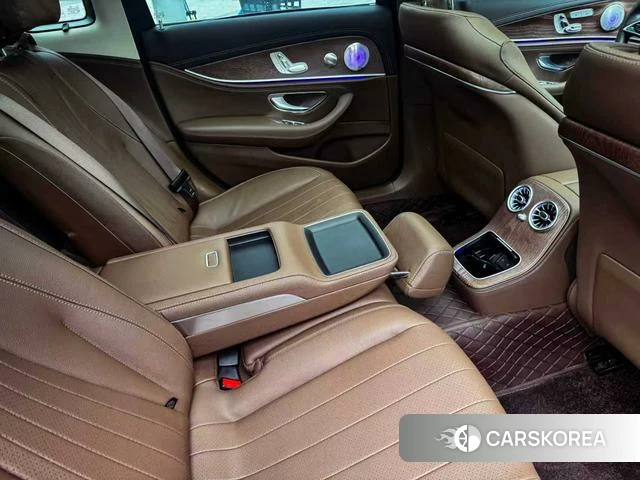 Mercedes-Benz E-Class 2023 Черный из Китая, фото 3
