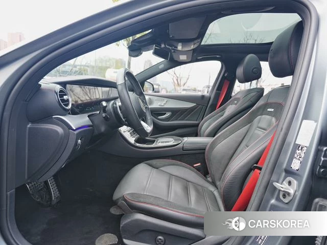 Mercedes-Benz AMG E-Class 2022 Серебристо-серый из Китая, фото 3