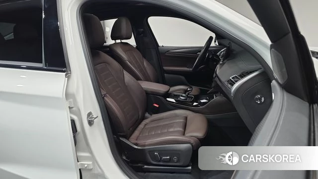 BMW X4 (G02) 2025 Белый из Кореи, фото 3