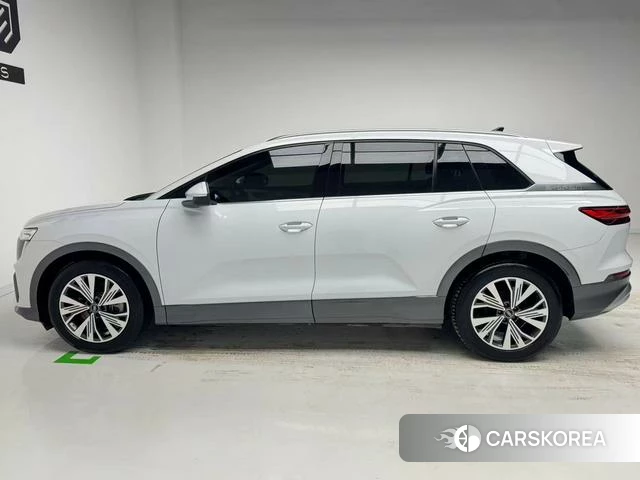 Audi Q5L 2023 Белый из Китая, фото 3