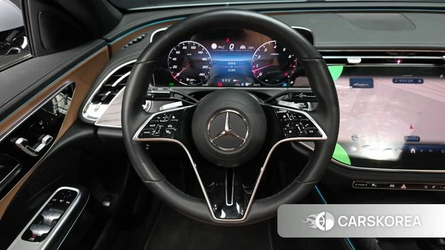 Mercedes-Benz E-Class W214 2025 Светло-серебряный цвет из Кореи, фото 3