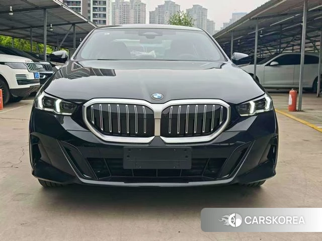 BMW 5 series 2026 Черный из Китая, фото 3