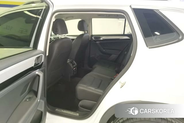 Volkswagen Tayron 2021 Белый из Китая, фото 3