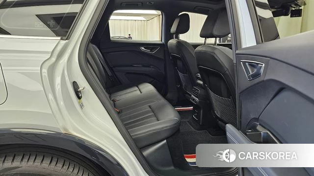 Audi Q4 e-Tron (F4) 2025 Белый из Кореи, фото 3