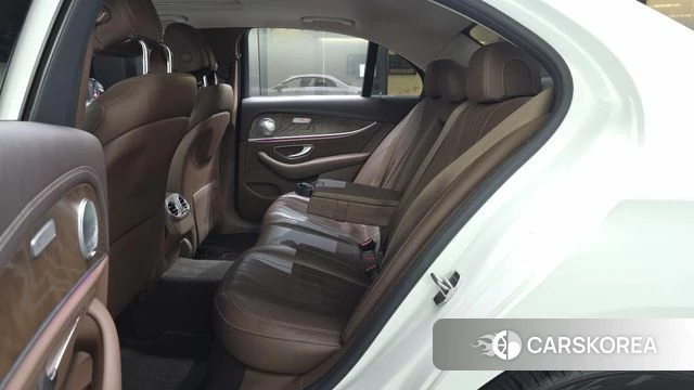 Mercedes-Benz E-Class W213 2018 Белый из Кореи, фото 3