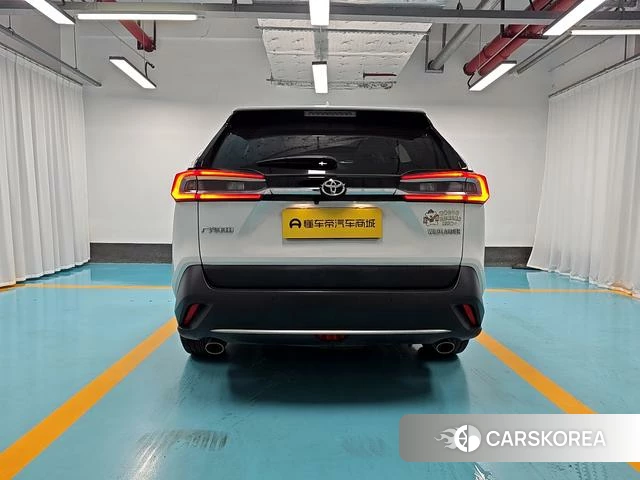 Toyota Wildlander 2023 Белый из Китая, фото 3