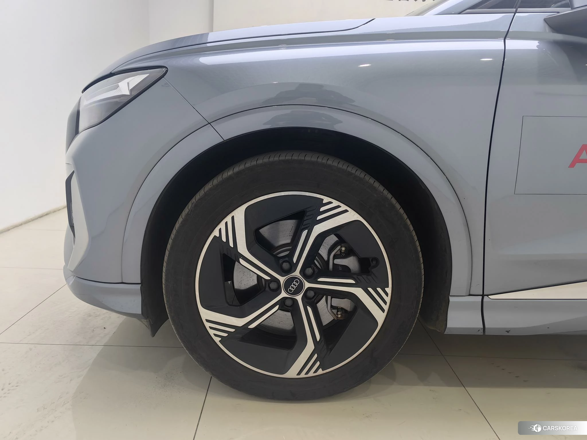 Audi Q4 2023 Синий из Китая, фото 3