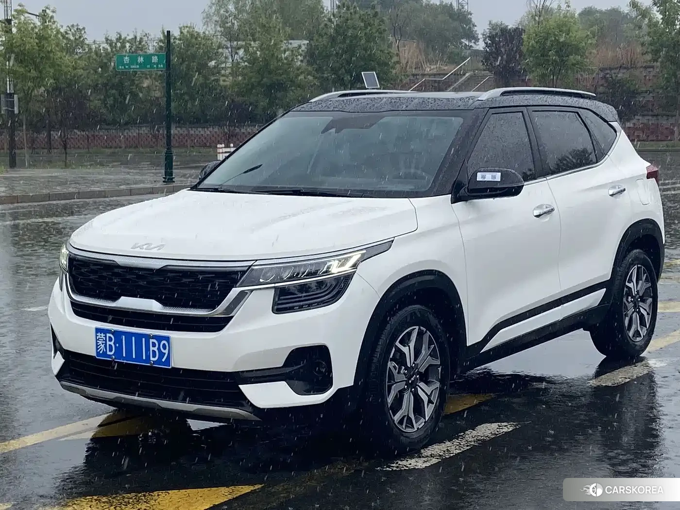 Kia KX3 2022 Белый из Китая, фото 3