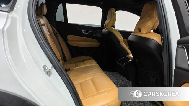 Volvo V60 Cross-Country 2nd Generation 2021 Белый из Кореи, фото 3