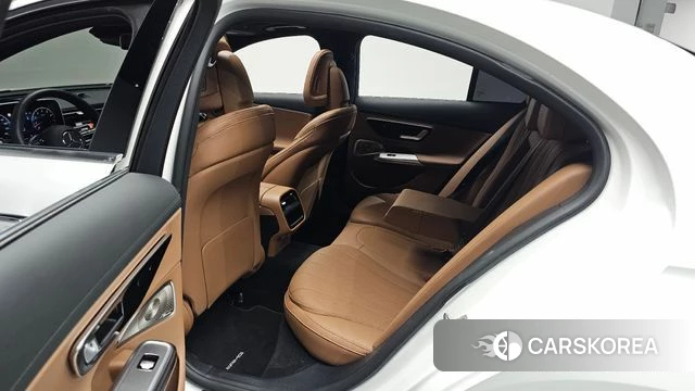 Mercedes-Benz E-Class W214 2025 Белый из Кореи, фото 3