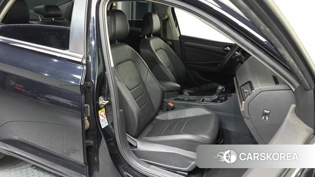 Volkswagen 7th Generation of Jetta 2021 Черный из Кореи, фото 3