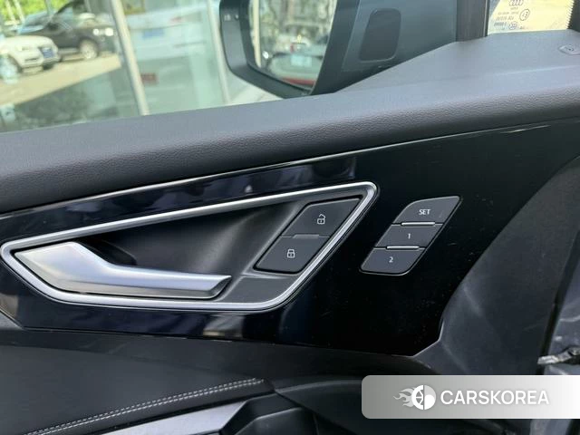 Audi Q4 2025 Синий из Китая, фото 3