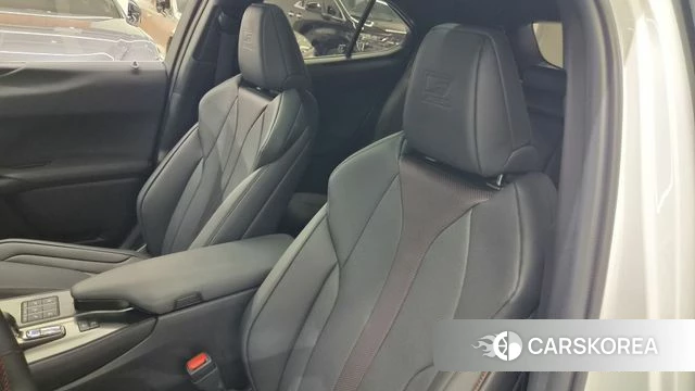 Lexus UX300h 2025 Белый из Кореи, фото 3