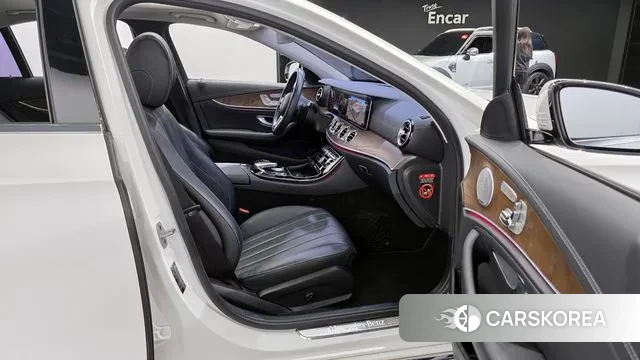Mercedes-Benz E-Class W213 2018 Белый из Кореи, фото 3
