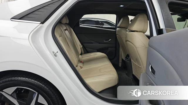 Hyundai Avante Hybrid (CN7) 2022 Белый из Кореи, фото 3